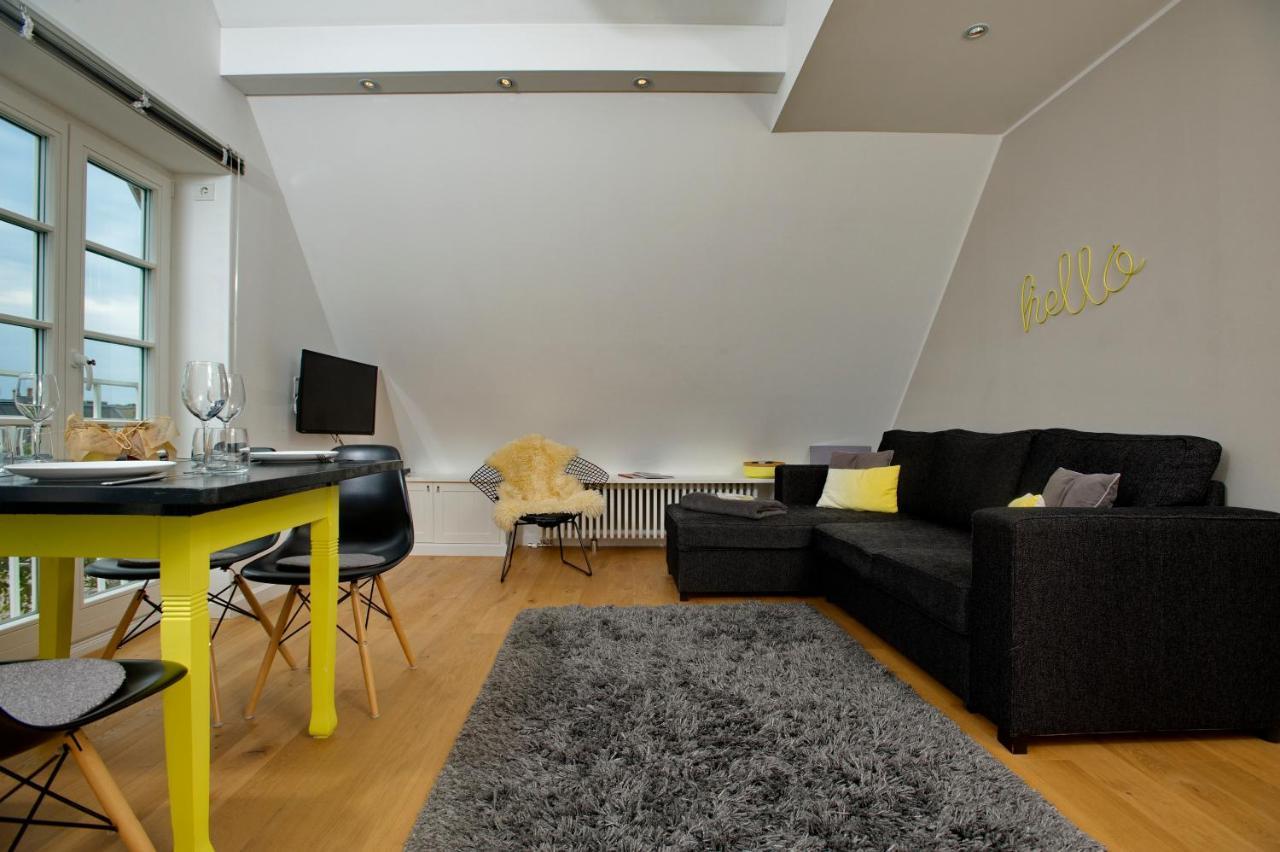 Yellow Upmarine Apartment