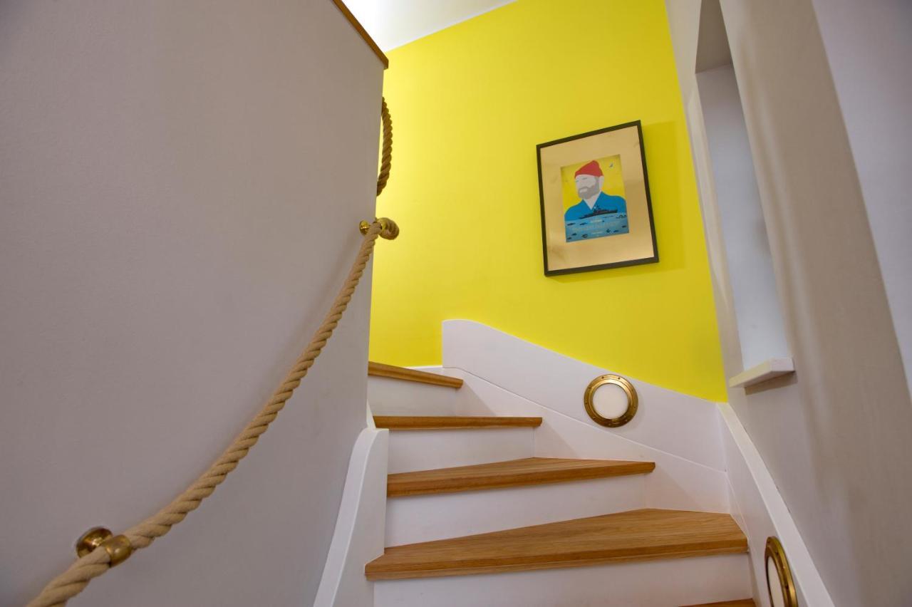 Yellow Upmarine Apartment